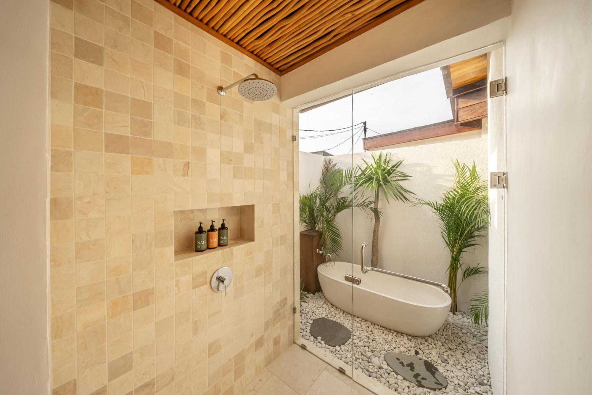 Nalu Uluwatu! 3 *